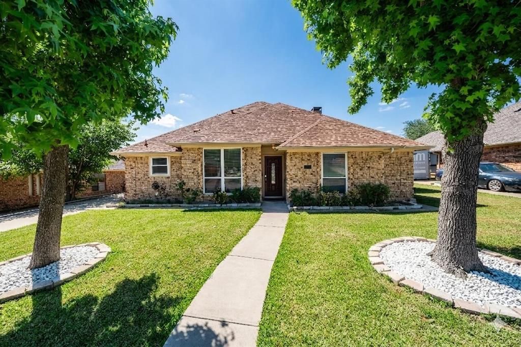 Photo of 4925 Longwood Court, Irving, TX 75038 (MLS # 21268187)