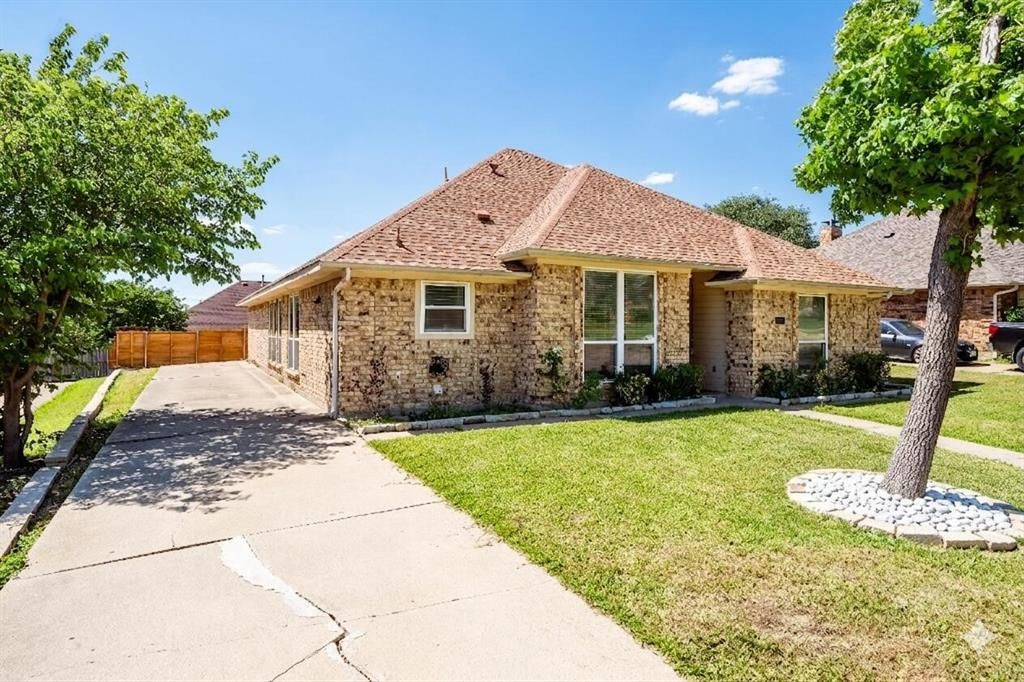 Photo of 4925 Longwood Court, Irving, TX 75038 (MLS # 21268187)