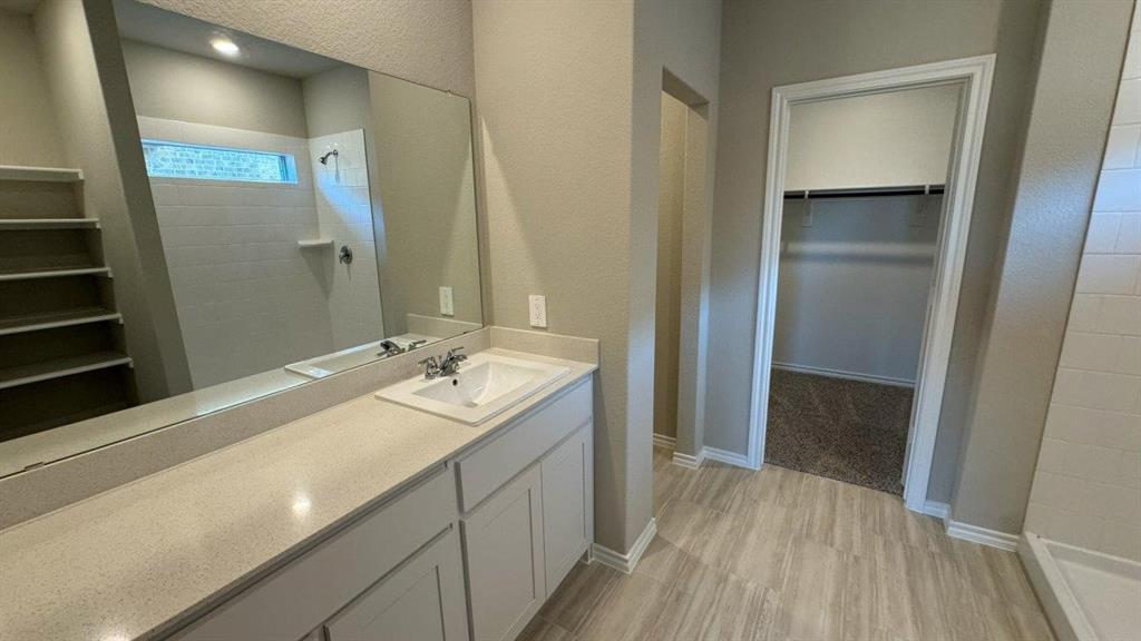 605 SHADED GROVE Drive