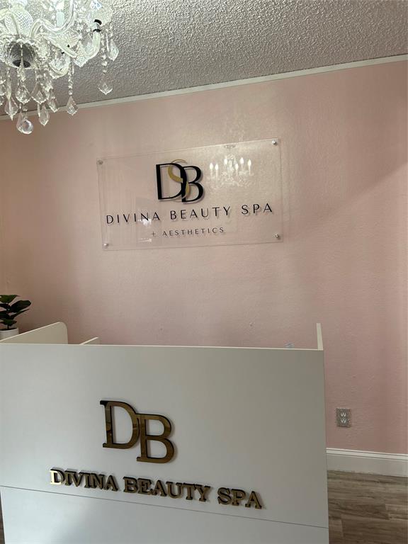 320 N Jim Wright Freeway 324