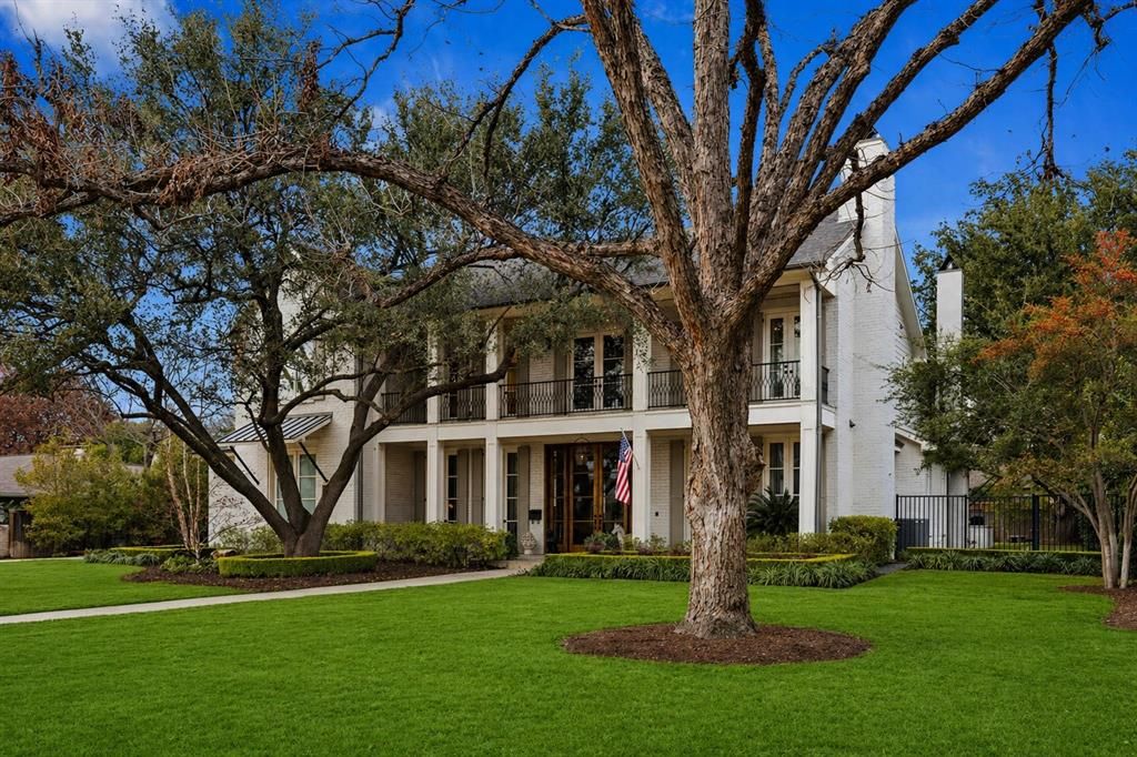 Photo of 4519 Bobbitt Drive, Dallas, TX 75229 (MLS # 21252529)
