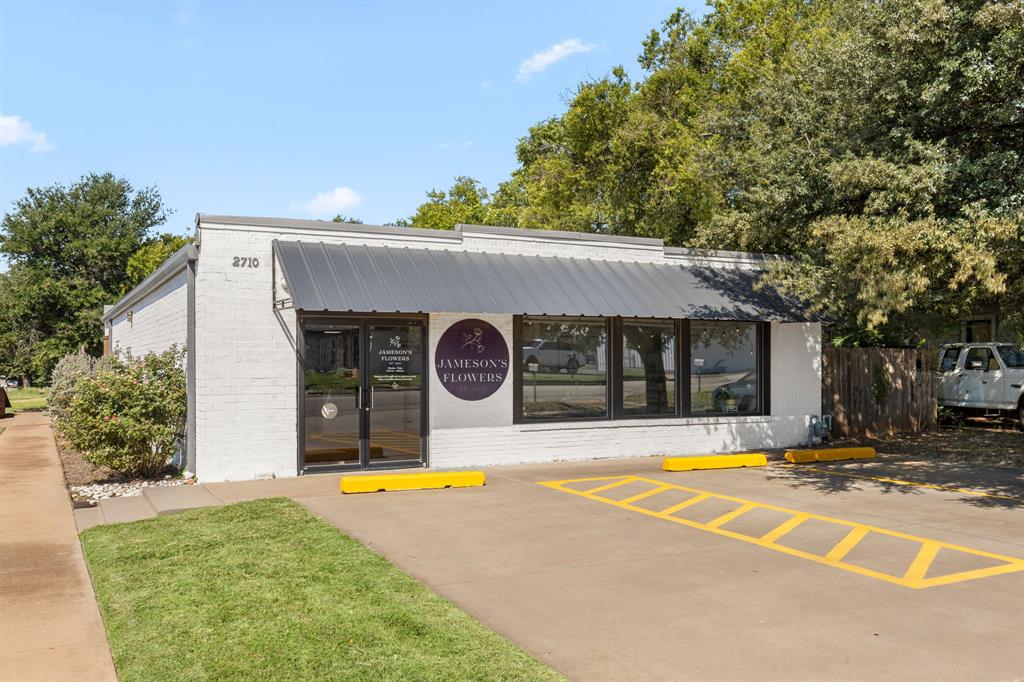 2710 Grant