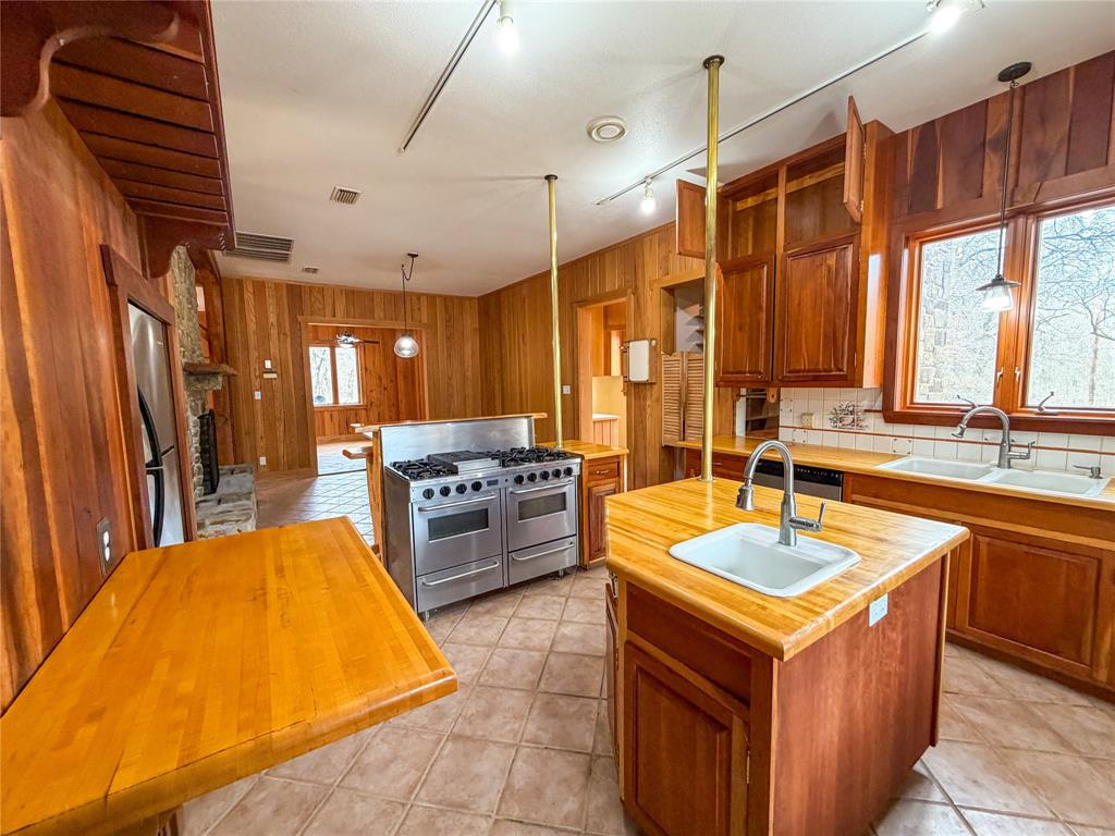 Seven Wires - Residential