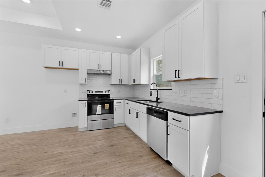 Golden Oaks - Residential