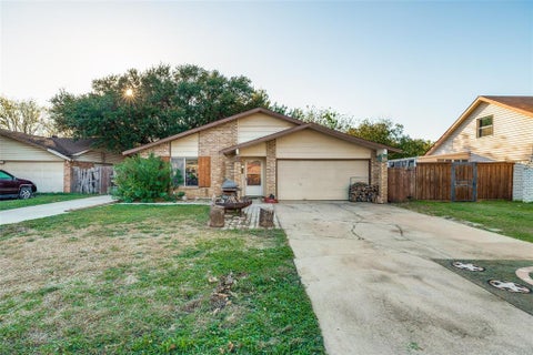 Photo of 5305 Countess Court, Lake Dallas, TX 75065 (MLS # 21417446)