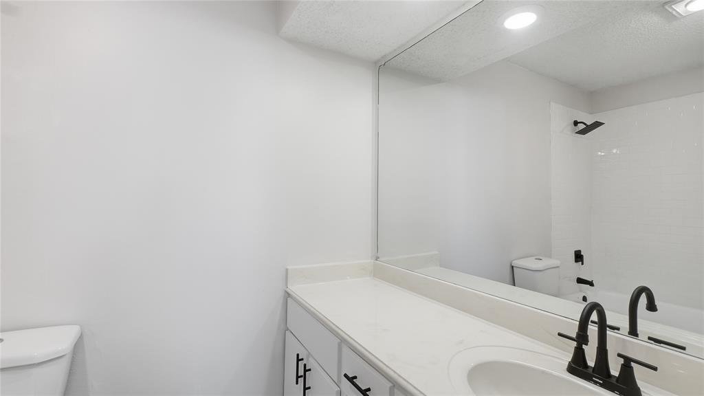 Two Worlds Broadway - Residential