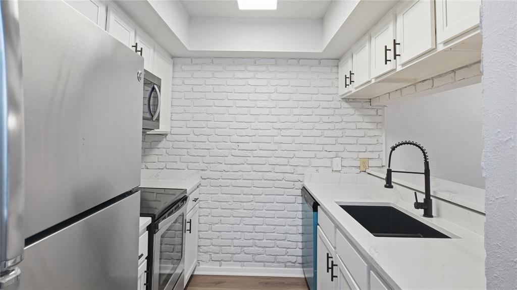 Two Worlds Broadway - Residential