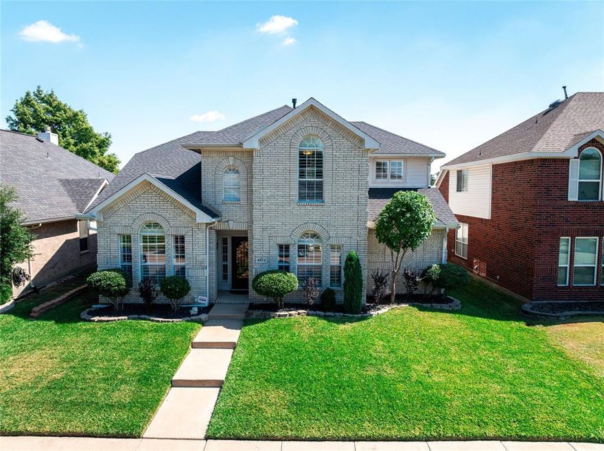 Beautifully fully updated 4-bedroom, 2.5-bath home in the heart of The Colony! Prime location near
shopping, dining, Grandscape, Lake Lewisville & Hwy 121. Inside, enjoy hardwood floors, granite counters
with matching backsplash for easy cleaning, plantation shutters & crown moulding. The kitchen offers a
breakfast bar, nook & open view to the living room, plus a formal dining & front office. The primary suite
boasts quartz finishes, clawfoot tub, double granite vanity, walk-in shower & spacious closet for a
spa-like feel. Upstairs, a gameroom provides flexible space. Outside, relax under the pergola swing on the
epoxy patio or admire exterior uplighting. A powered workshop, utility shed, epoxy & OSB-finished garage,
and carport provide abundant project & parking options. Move-in ready in a highly desirable location!