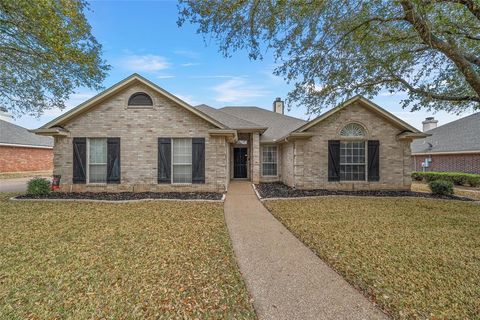 Photo of 1421 Meadow Mountain Drive, Waco, TX 76712 (MLS # 21191710)