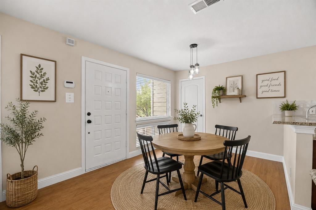 Oaks On Montfort Condos - Residential