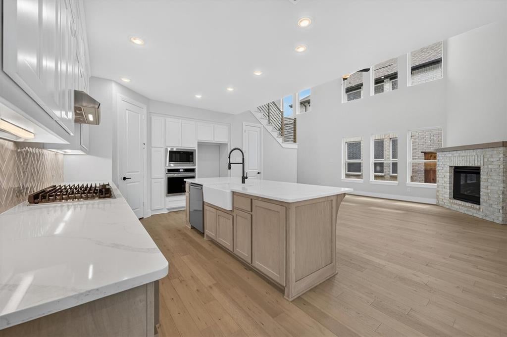 2709 Santa Monica Mews