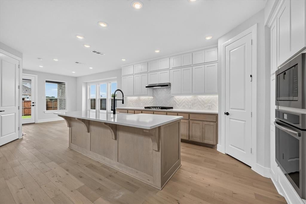 2709 Santa Monica Mews
