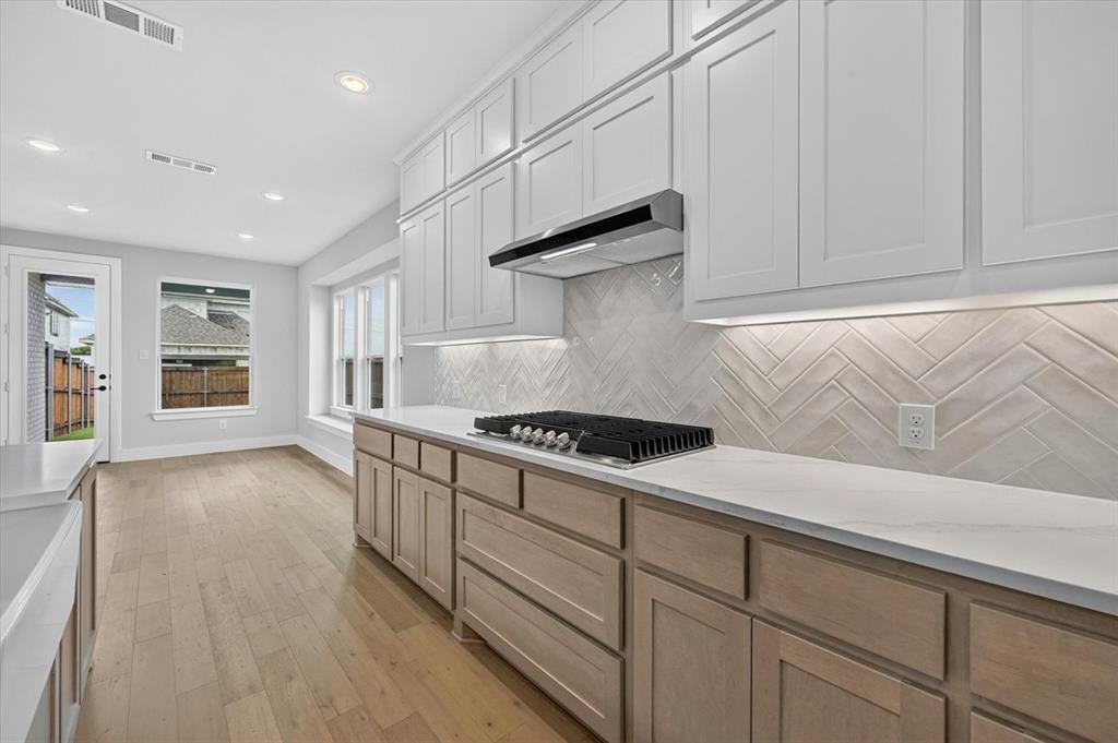 2709 Santa Monica Mews
