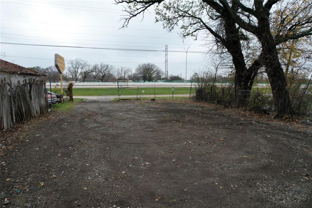 Melon Tr 44 - Commercial Sale