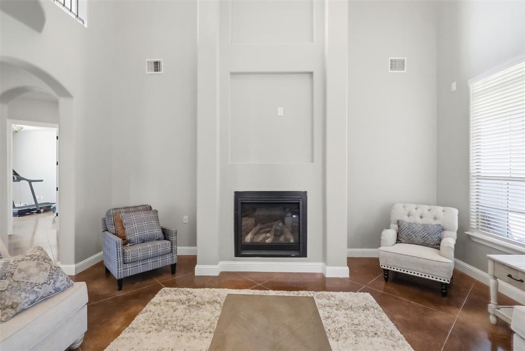 2115 Hollow Wood Way