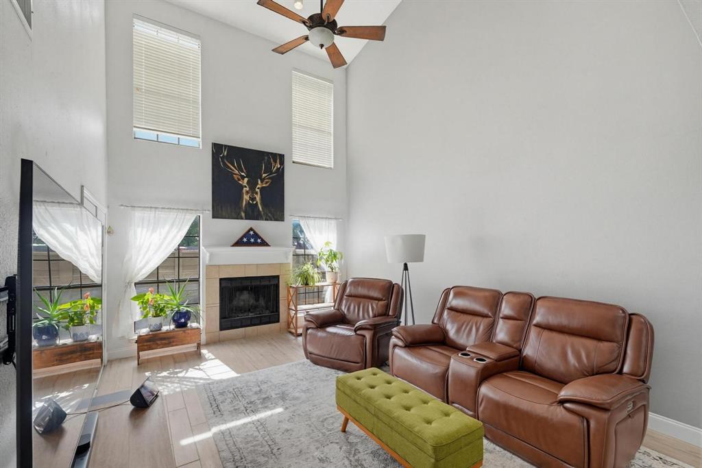 322 W Harwood Road B