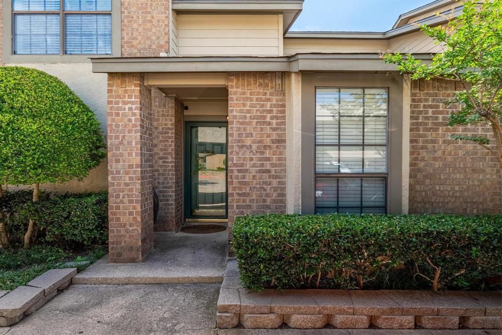 Photo of 322 W Harwood Road #B, Hurst, TX 76054 (MLS # 20844137)