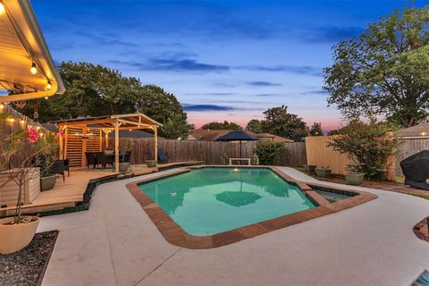 1018 Gracelane Drive DeSoto TX 75115