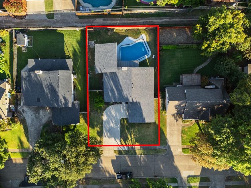 Seller is very motivated & offering $5,000 in seller concessions with asking price. This stunning single-story home blends modern comfort timeless, offering 3 spacious bedrooms, 3 full bathrooms, & over 2,300 sq ft of beautifully updated living space in the desirable Crestbrook Estates neighborhood. Soaring vaulted ceilings and updated finishes throughout create an inviting & airy feeling. Step outside to your backyard oasis. This home combine's suburban tranquility with unbeatable city access. NO HOA & move in ready — This property is the perfect balance of style, convenience, and comfort. 

Located just minutes from Brookhaven Country Club, local park's shops, and major highways ( I-635, I-35, DNT, & PGBT).