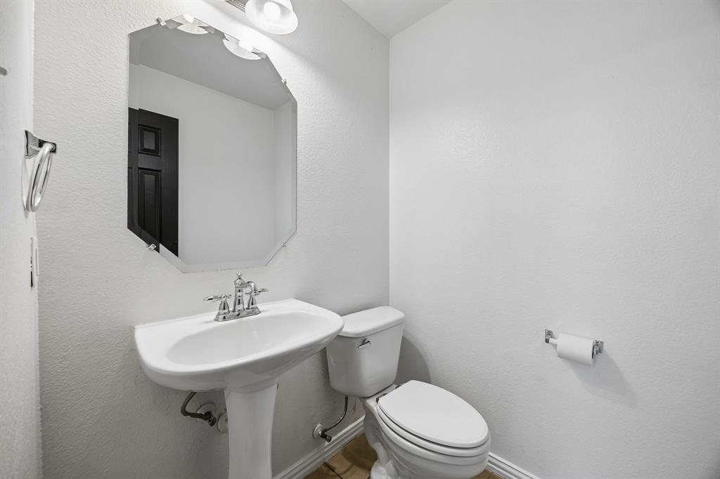 1420 Meadowlakes Drive