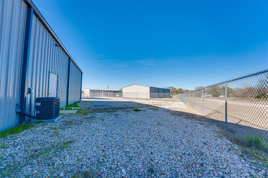 RACK - Commercial Lease