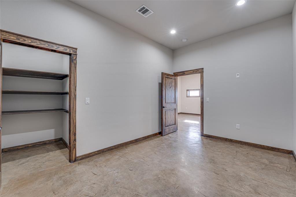 RACK - Commercial Lease