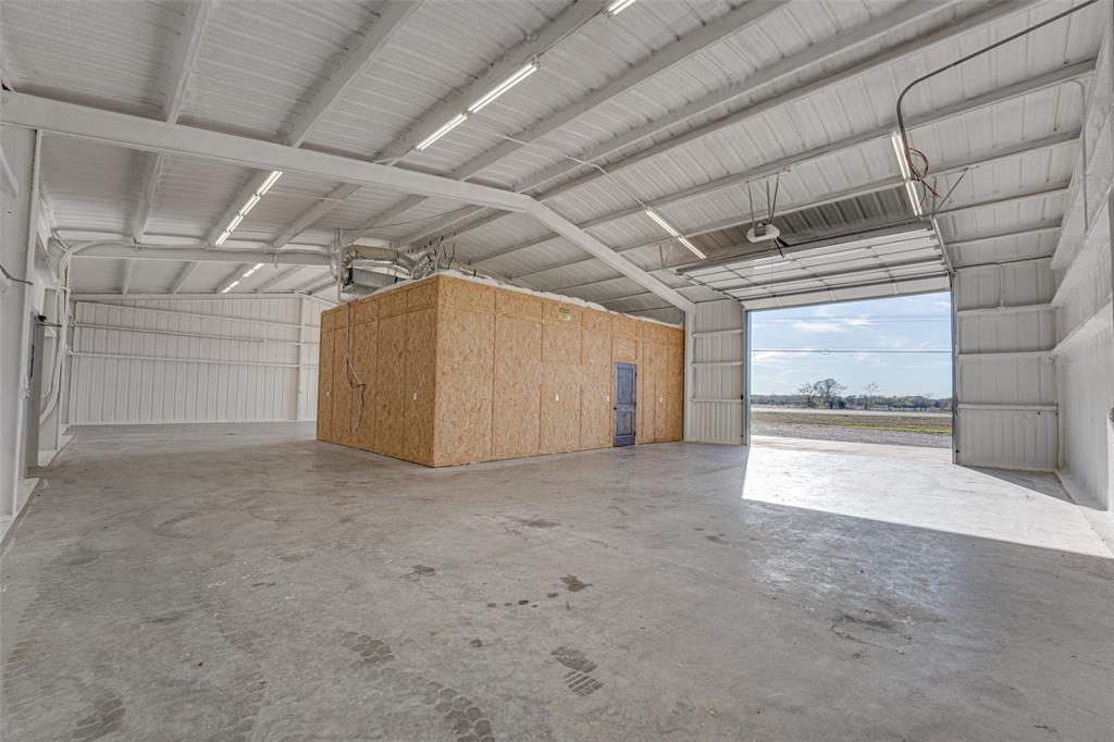 RACK - Commercial Lease