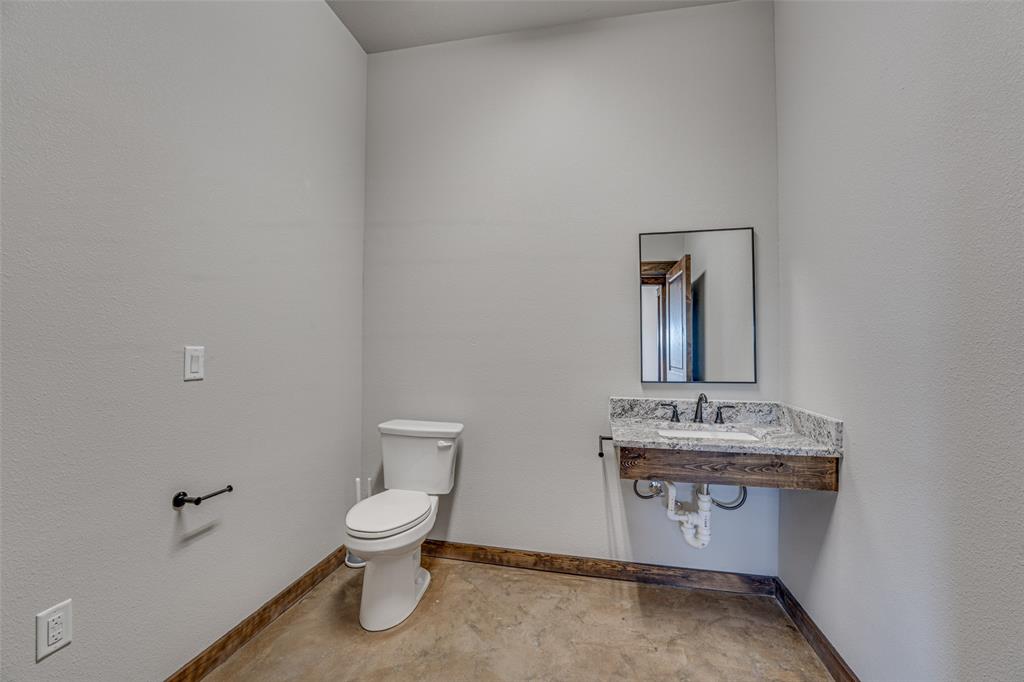 RACK - Commercial Lease