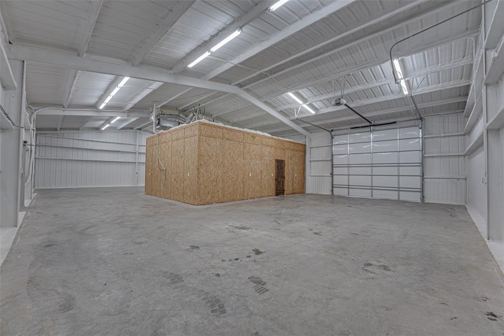 RACK - Commercial Lease