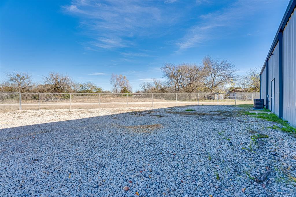 RACK - Commercial Lease