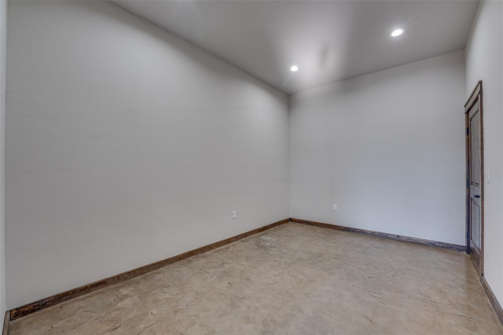 RACK - Commercial Lease