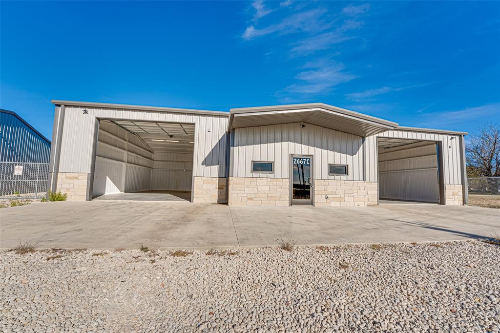 RACK - Commercial Lease