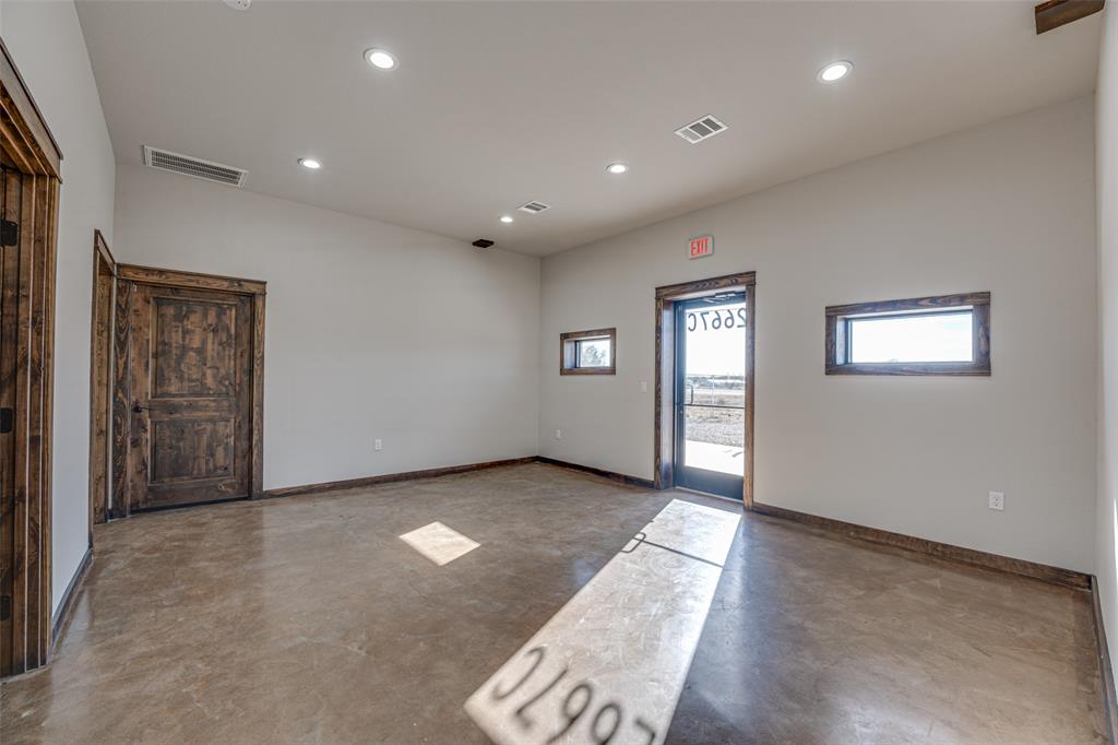 RACK - Commercial Lease