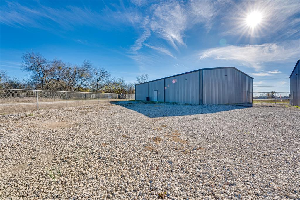 RACK - Commercial Lease