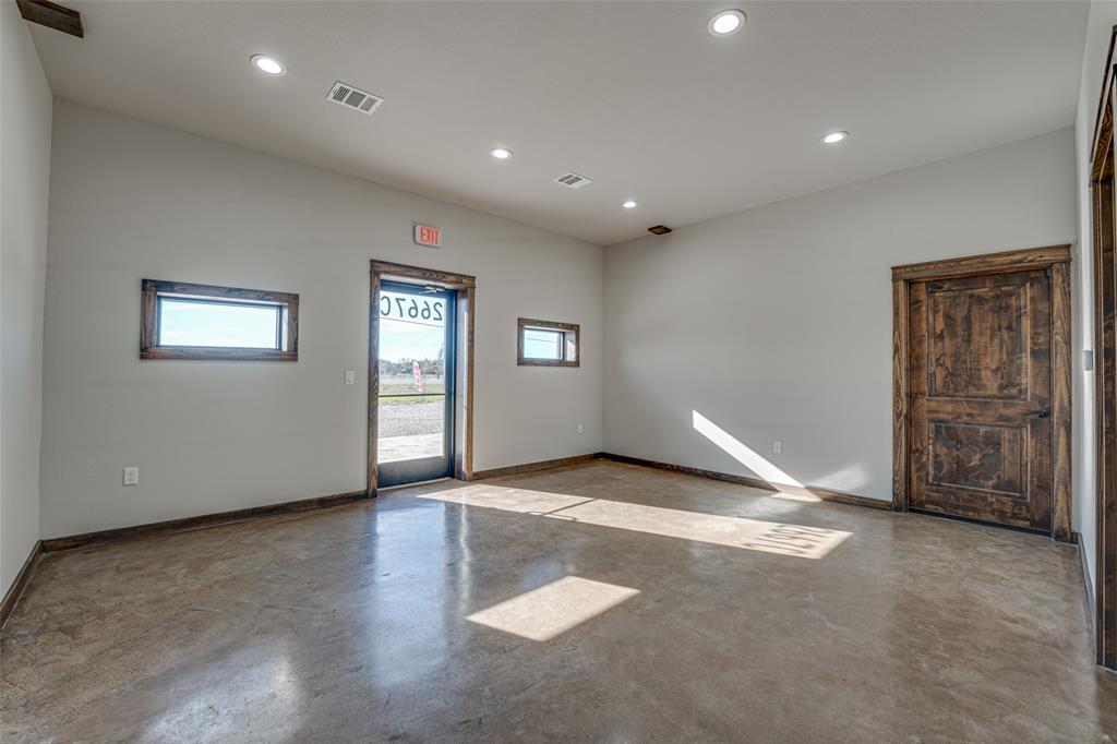 RACK - Commercial Lease