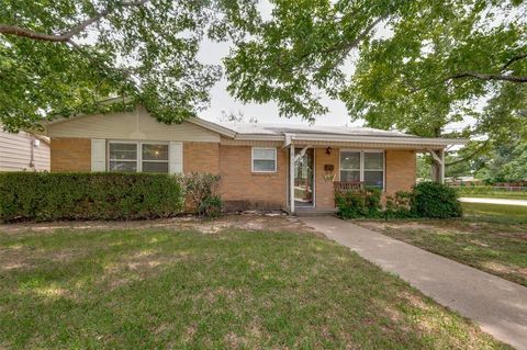 2002 Winthrop Street Irving TX 75061