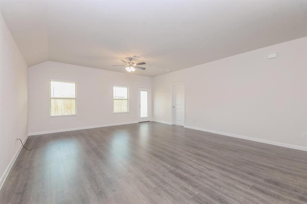516 Spur Ridge
