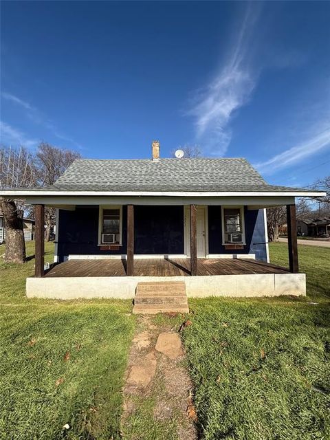 Photo of 1801 W Bond Street, Denison, TX 75020 (MLS # 21175848)