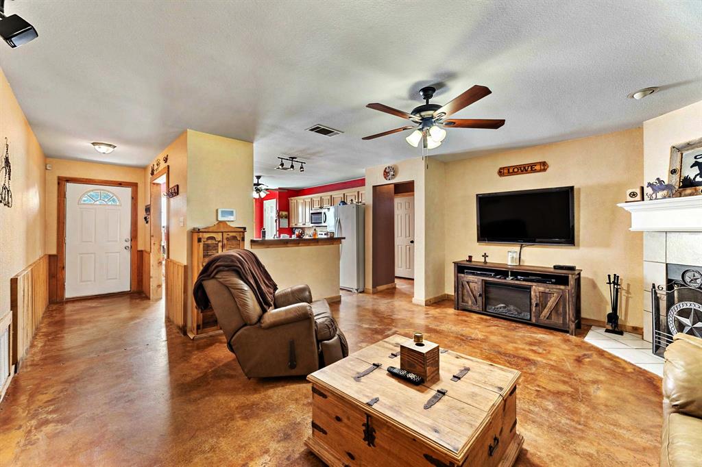 352 County Road 4841