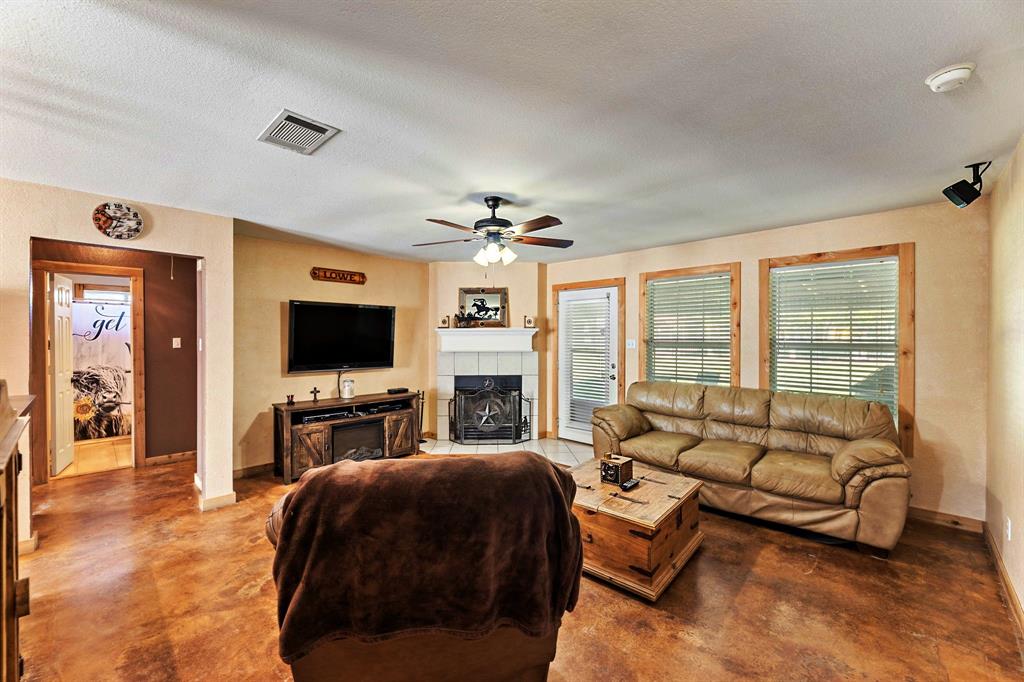 352 County Road 4841
