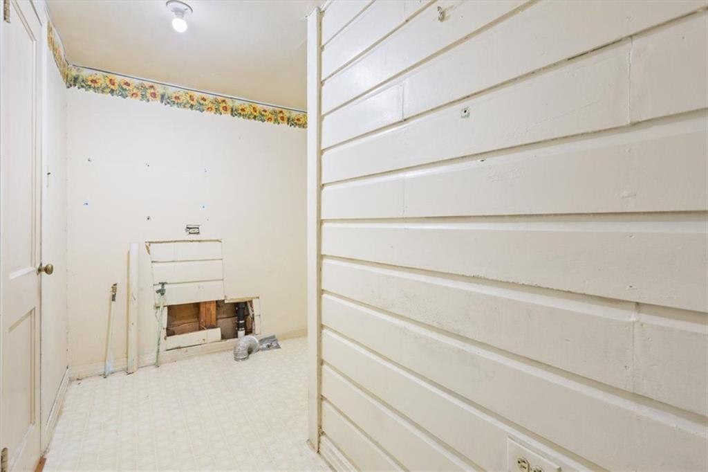 Montgomery Carl - Residential