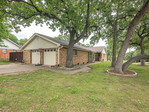 81 Regents Park Bedford TX 76022