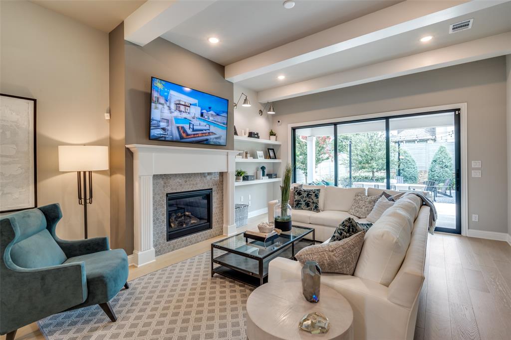 1116 Lakeview Lane