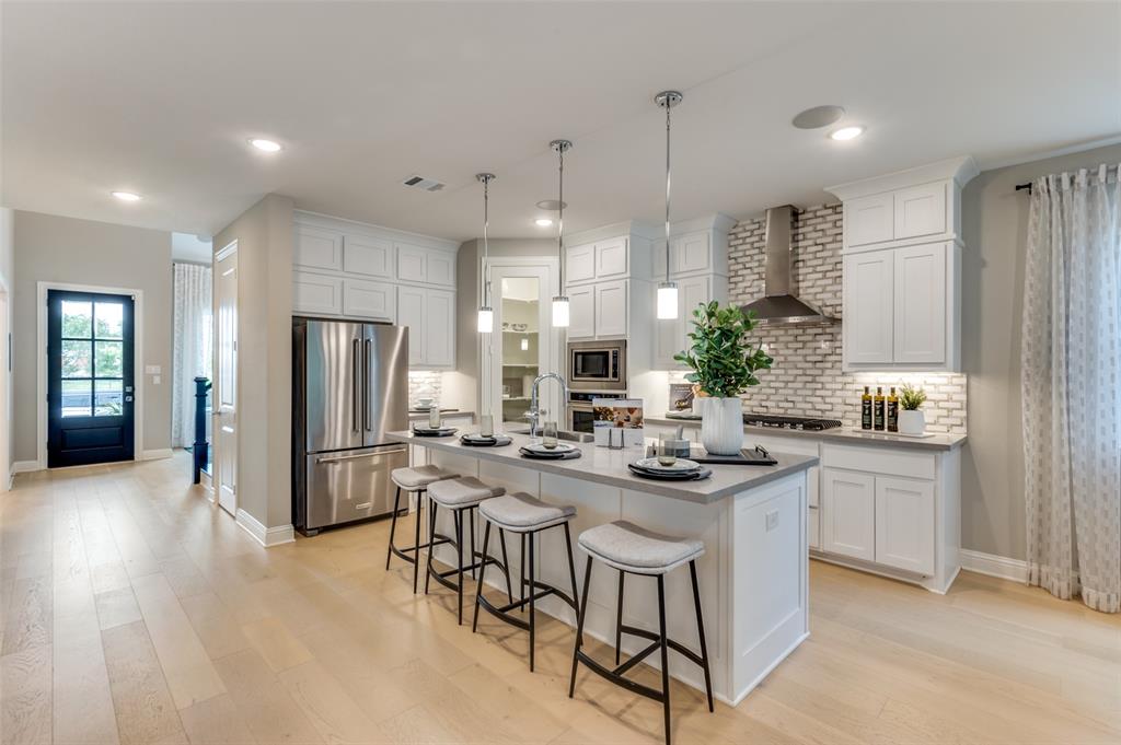 1116 Lakeview Lane