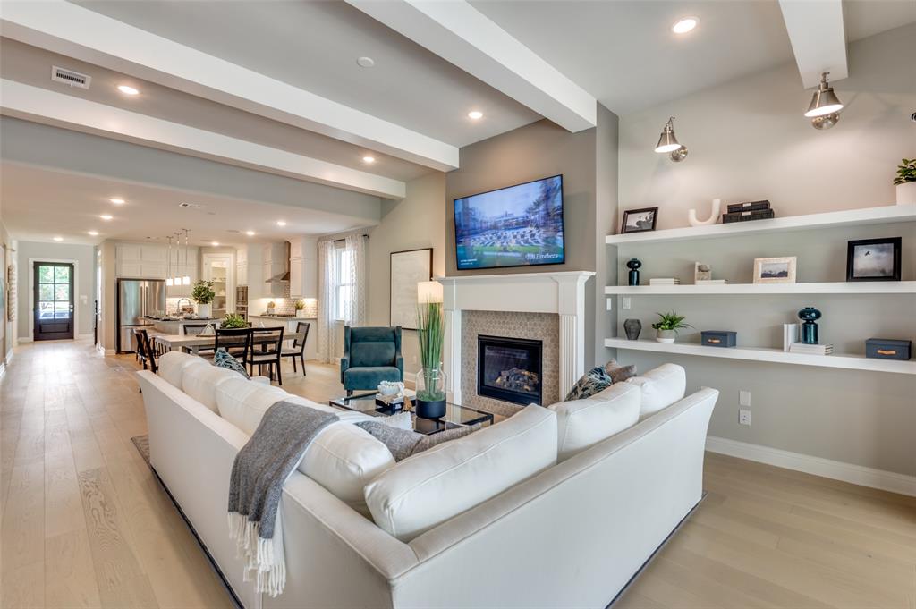 1116 Lakeview Lane