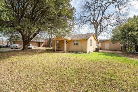 408 E Kolstad Street Palestine TX 75801