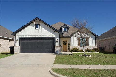 Photo of 528 Mustang Ln, Pilot Point, TX 76258 (MLS # 21215651)