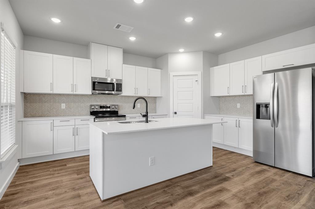 4059-4061 Clovis Court