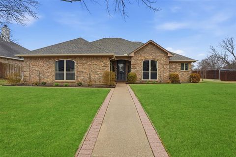 1608 Quail Hollow Cleburne TX 76033