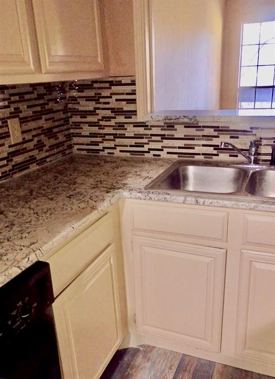 Woodlands 01 On Creek - Residential